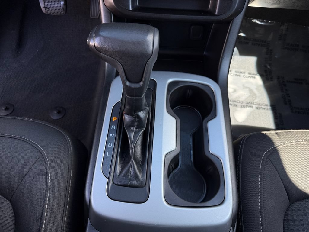 Used 2021 Chevrolet Colorado LT w/ Redline Special Edition AWD/4WD image 17
