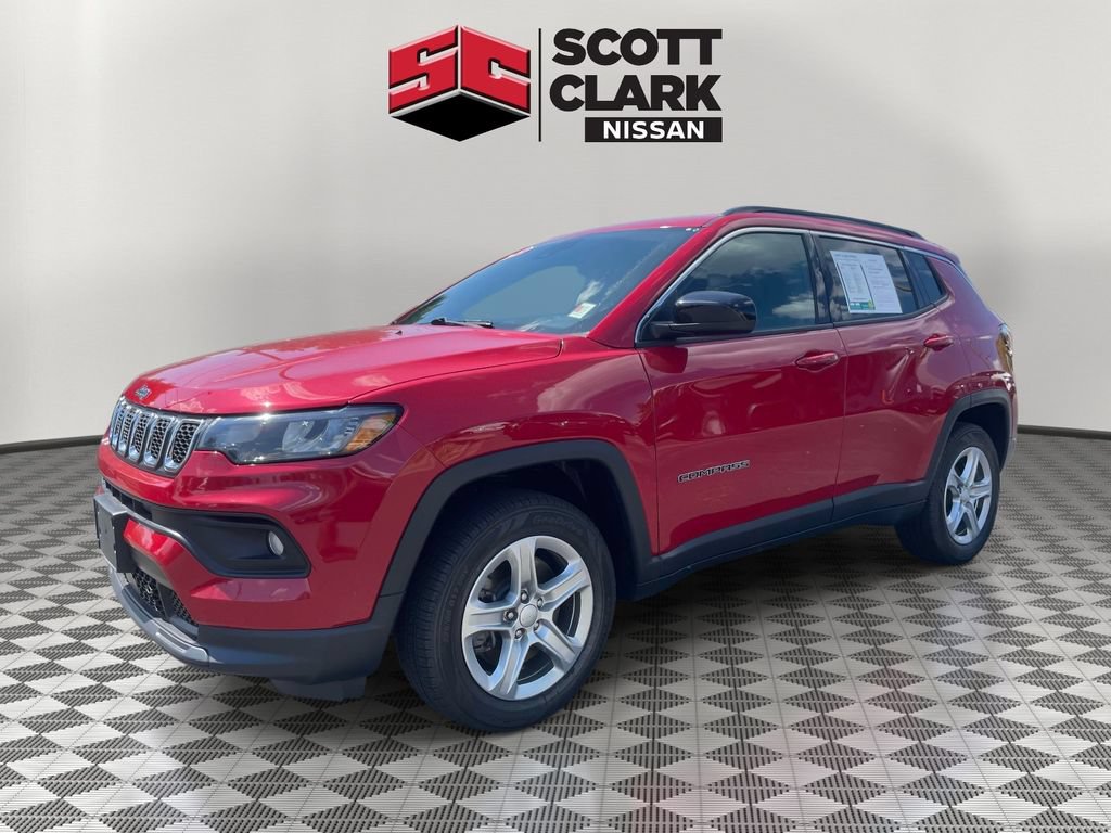 Used 2023 Jeep Compass Latitude w/ Convenience Group AWD/4WD image 3