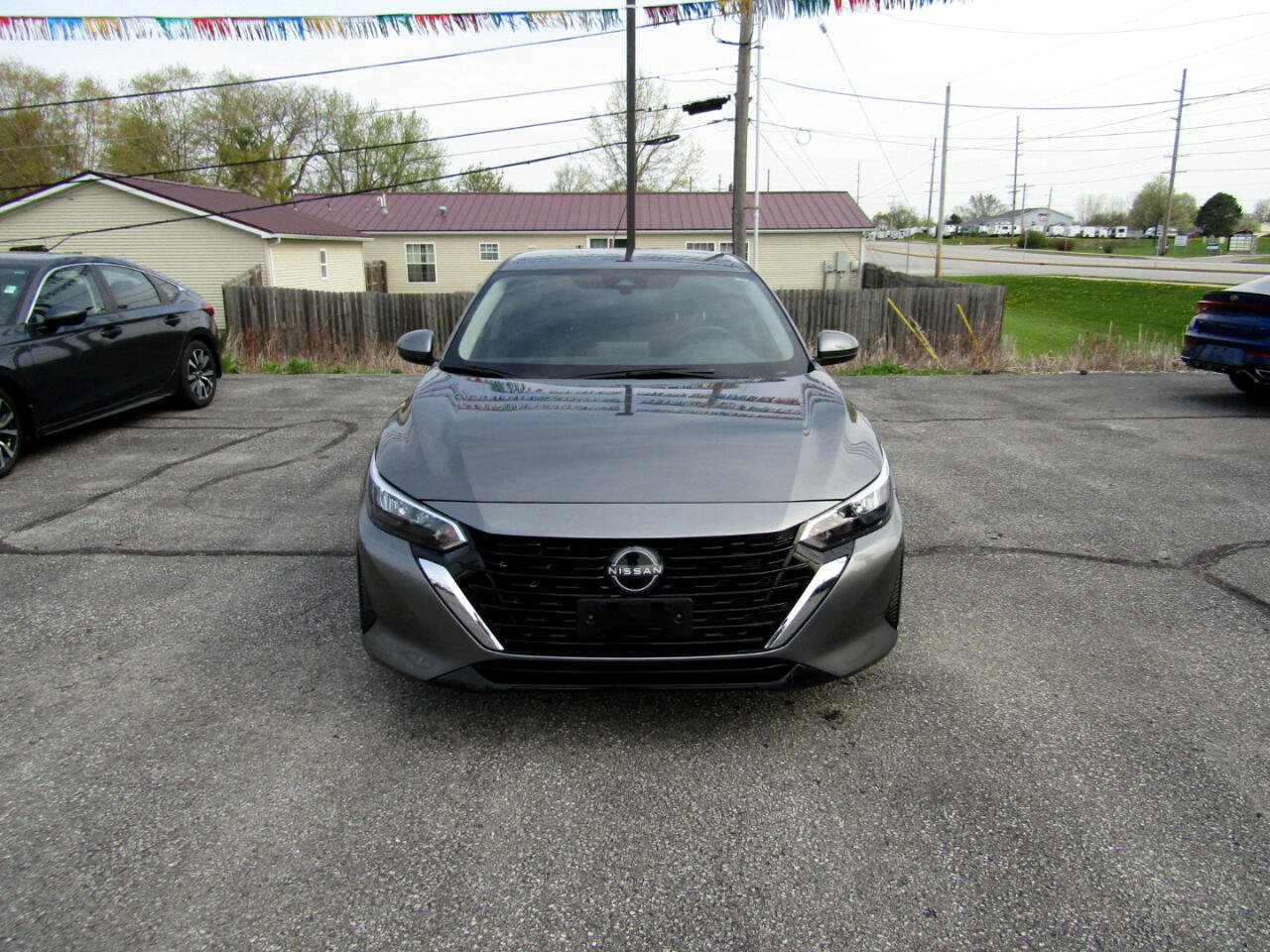 Used 2024 Nissan Sentra SV image 2
