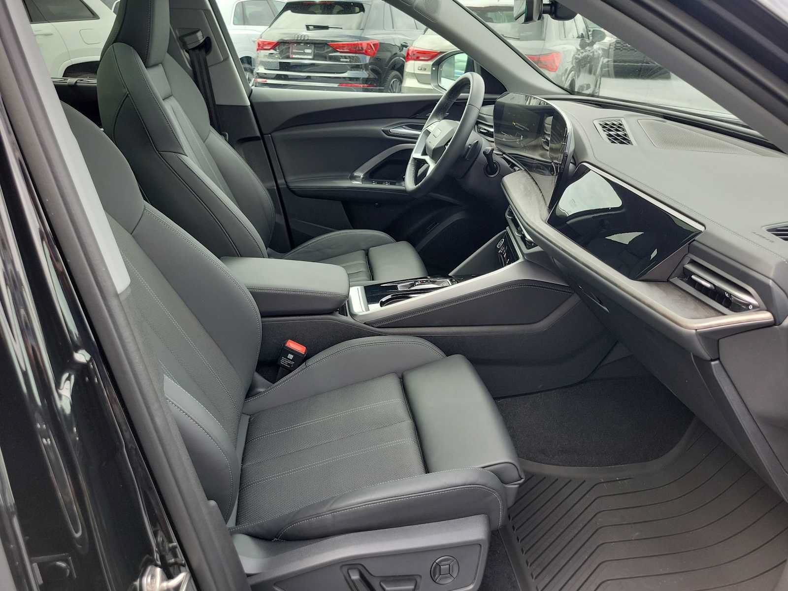 Certified 2025 Audi Q5 Premium Plus AWD/4WD image 21