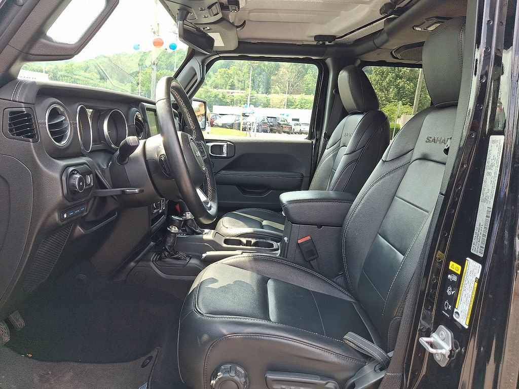 Used 2023 Jeep Wrangler Unlimited Sahara w/ Cold Weather Group AWD/4WD image 14