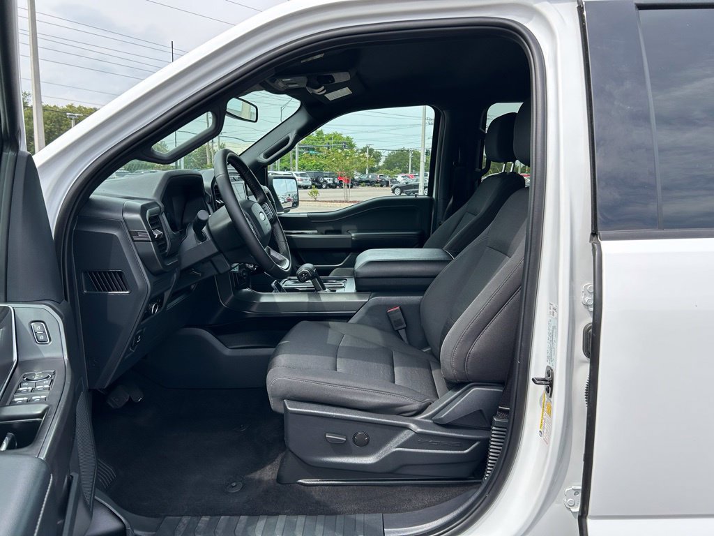 Used 2024 Ford F150 XLT w/ XLT Black Appearance Package RWD image 15