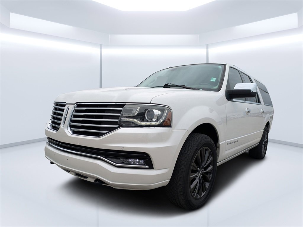 Used 2015 Lincoln Navigator L 4WD image 7