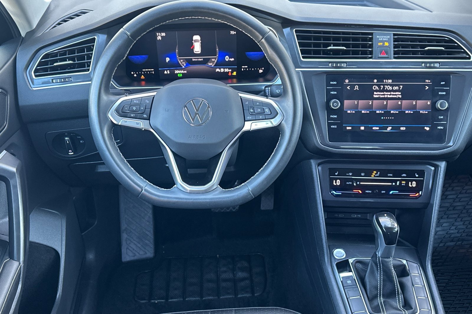 Used 2022 Volkswagen Tiguan SE image 15