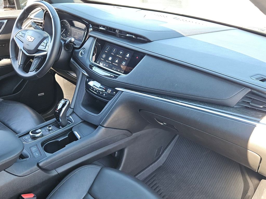 Used 2022 Cadillac XT5 Premium Luxury w/ LPO, Floor Liner Package FWD image 30