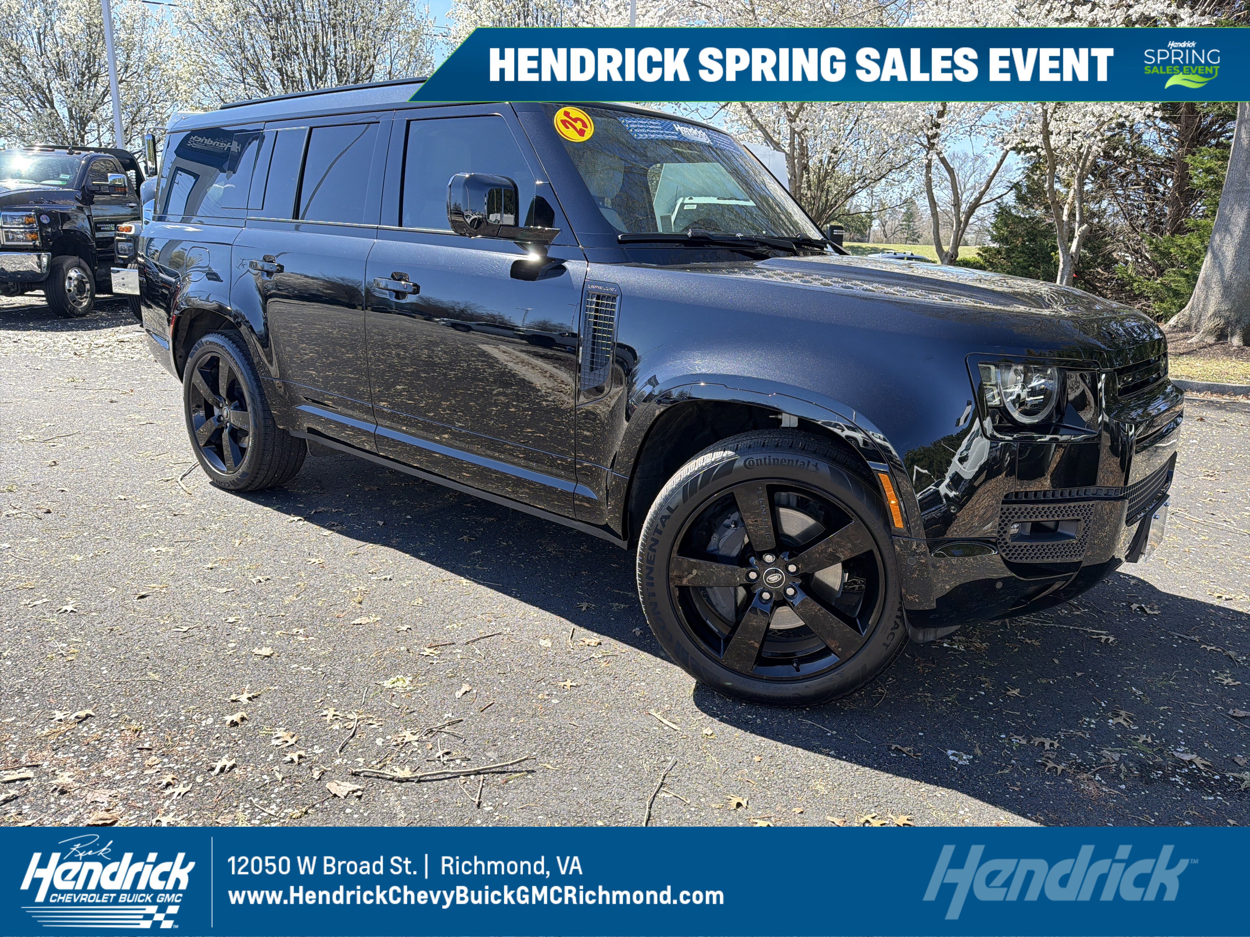 Used 2025 Land Rover Defender 130 X-Dynamic SE image 1