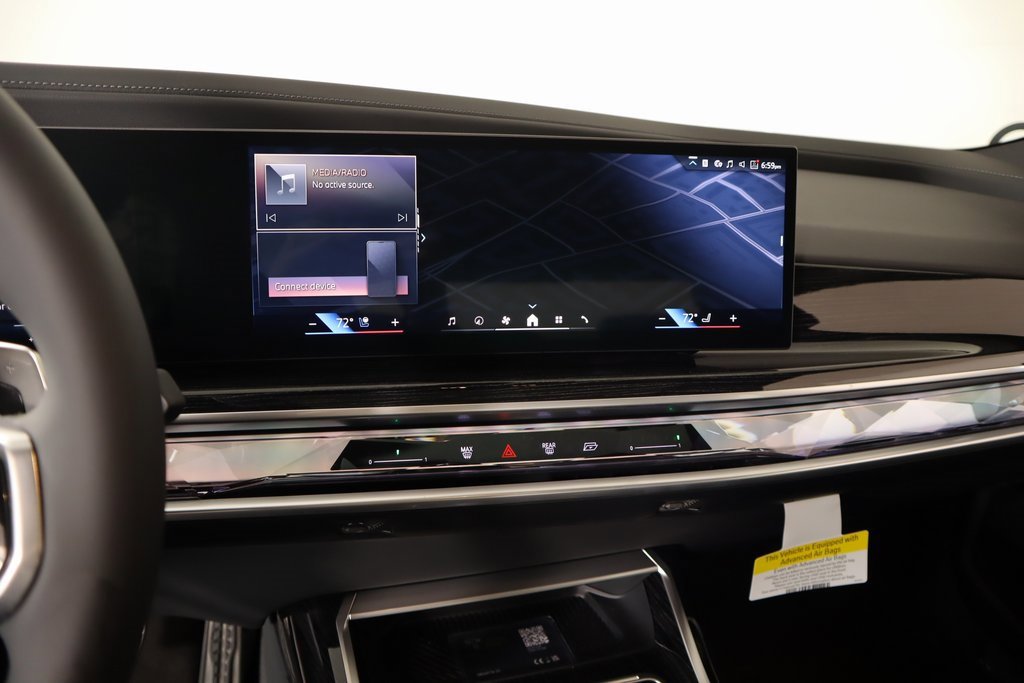 New 2026 BMW 750e xDrive image 6