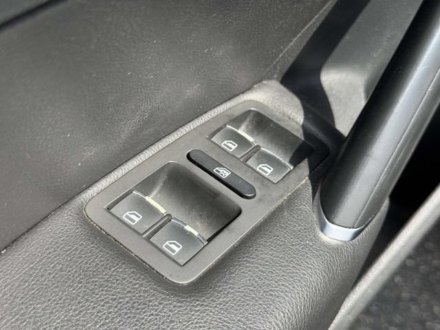 Used 2017 Volkswagen Passat 1.8T SE FWD image 22