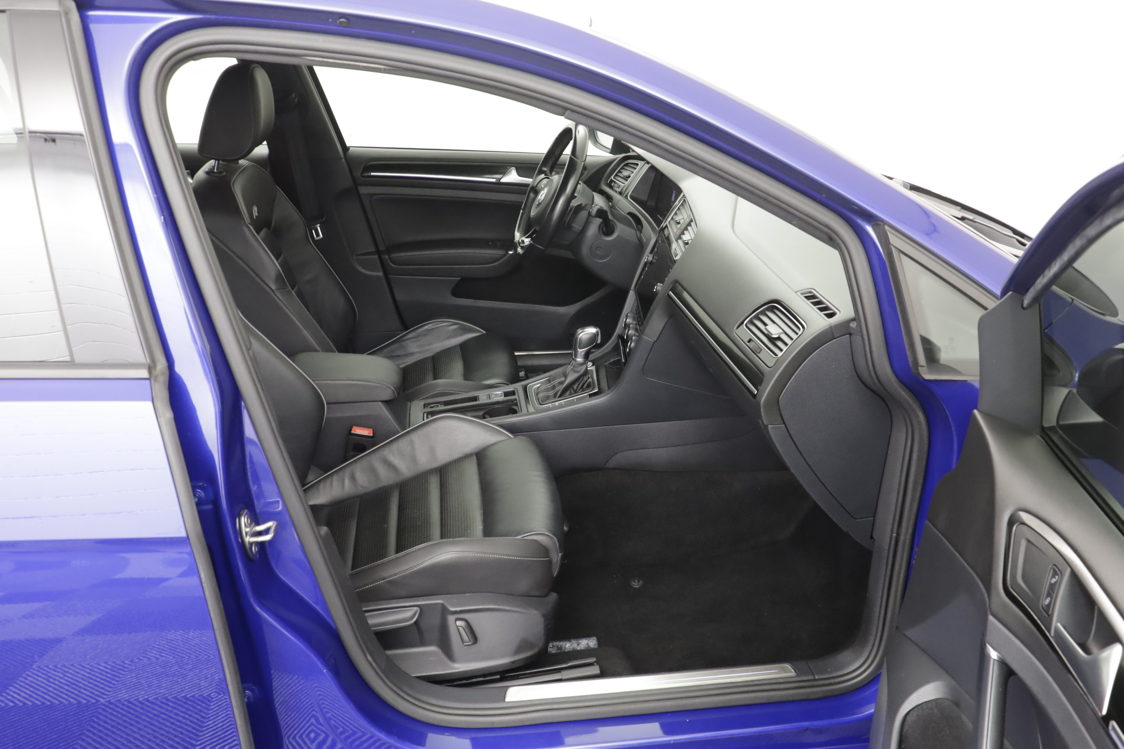 Used 2019 Volkswagen Golf R 4-Door AWD/4WD image 20