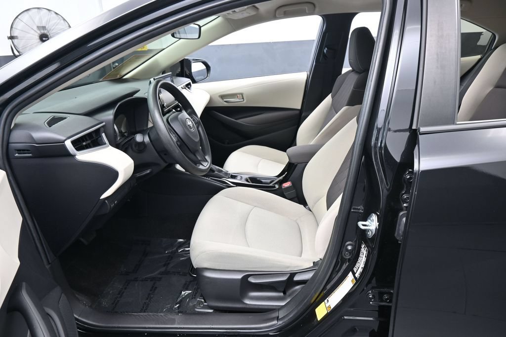 Used 2021 Toyota Corolla LE FWD image 11