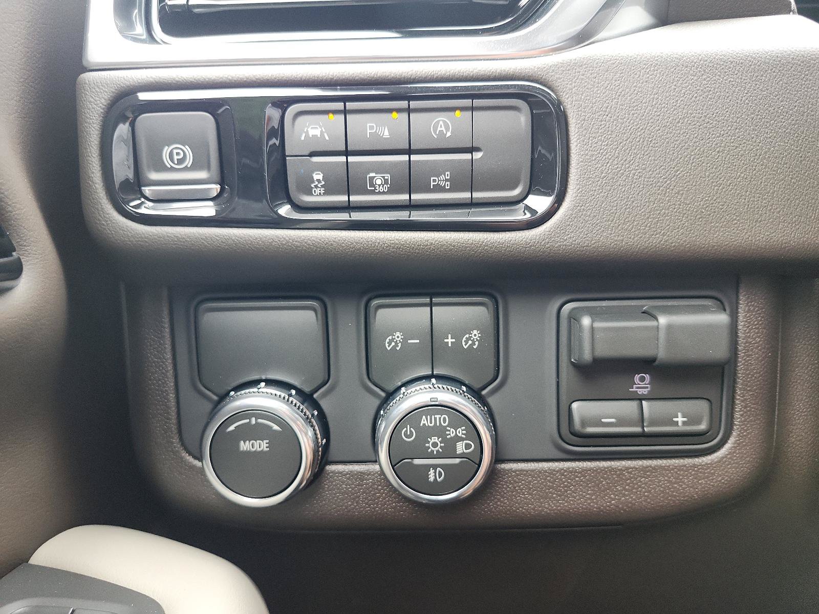 New 2026 GMC Yukon XL Elevation w/ Elevation Premium Package RWD image 27