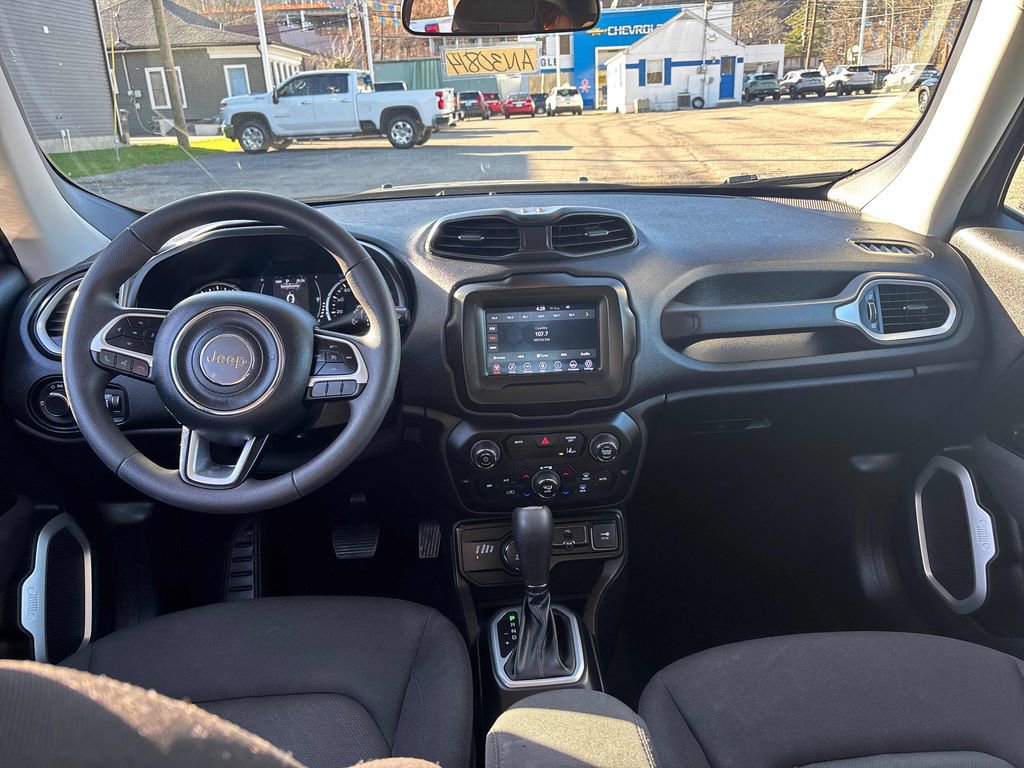 Used 2021 Jeep Renegade Sport w/ Sport Appearance Group image 21