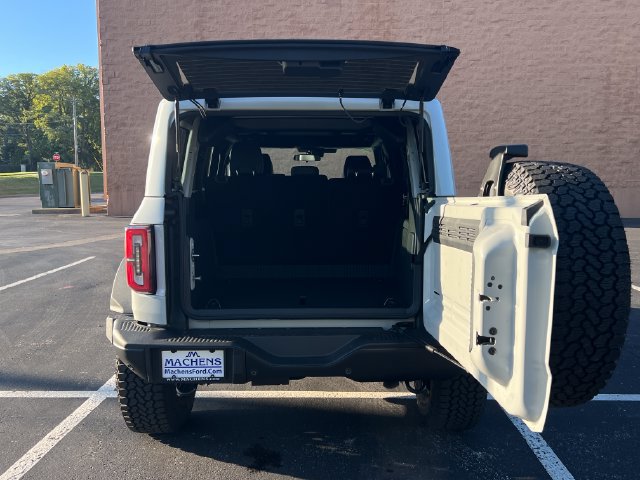 New 2026 Ford Bronco Badlands w/ Sasquatch Package AWD/4WD image 7