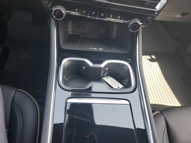 New 2026 Chevrolet Traverse High Country w/ LPO, Floor Liner Package FWD image 27