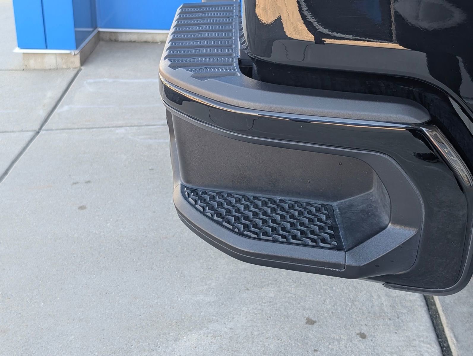 Used 2023 Chevrolet Silverado 1500 ZR2 w/ Technology Package image 40