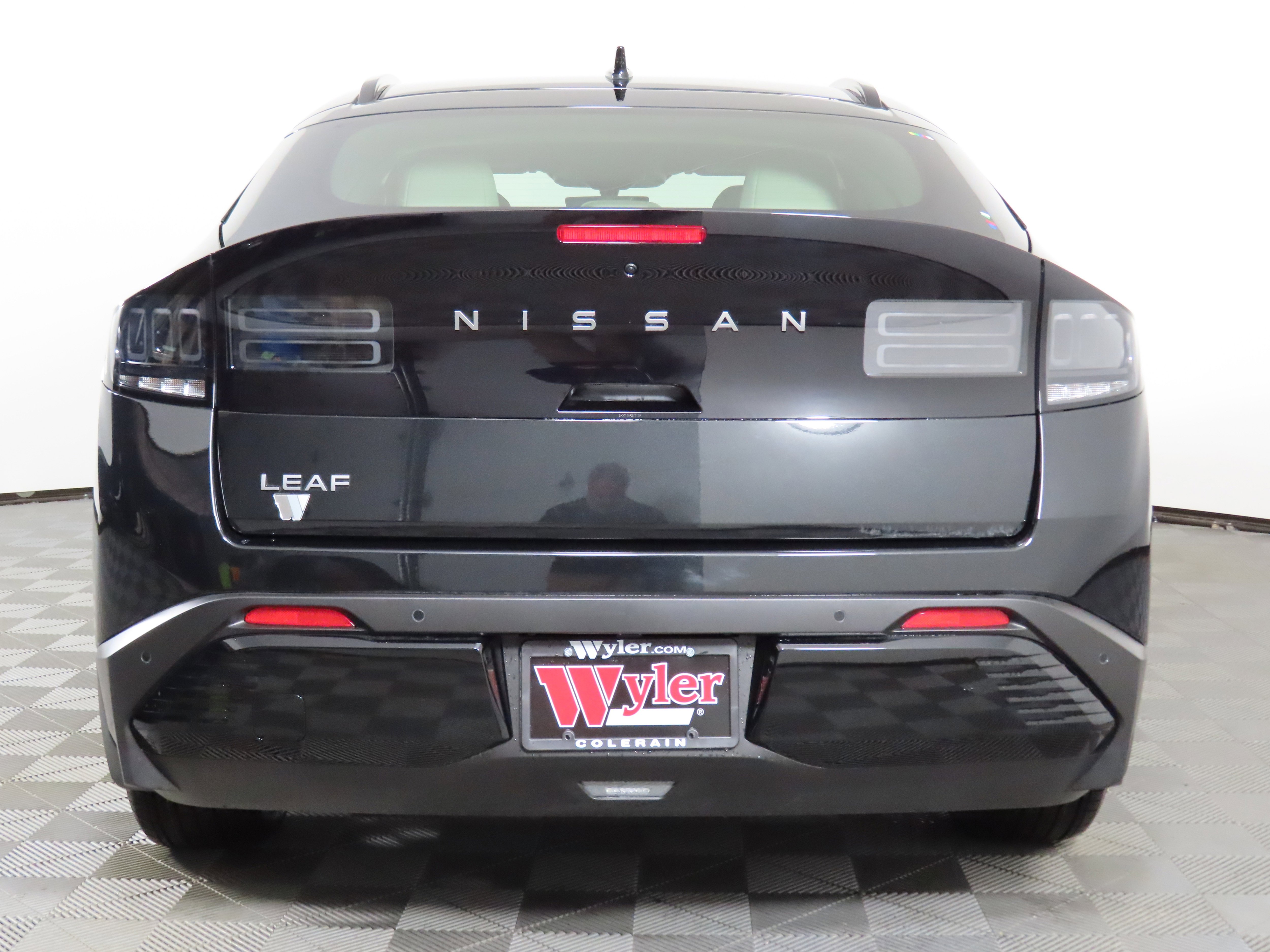 New 2026 Nissan Leaf Platinum+ w/ Cargo Package (Platinum+) image 18