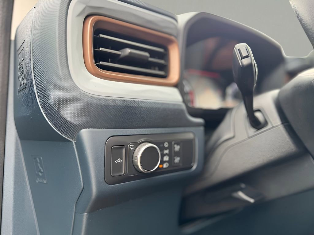 Used 2022 Ford Maverick Lariat image 26