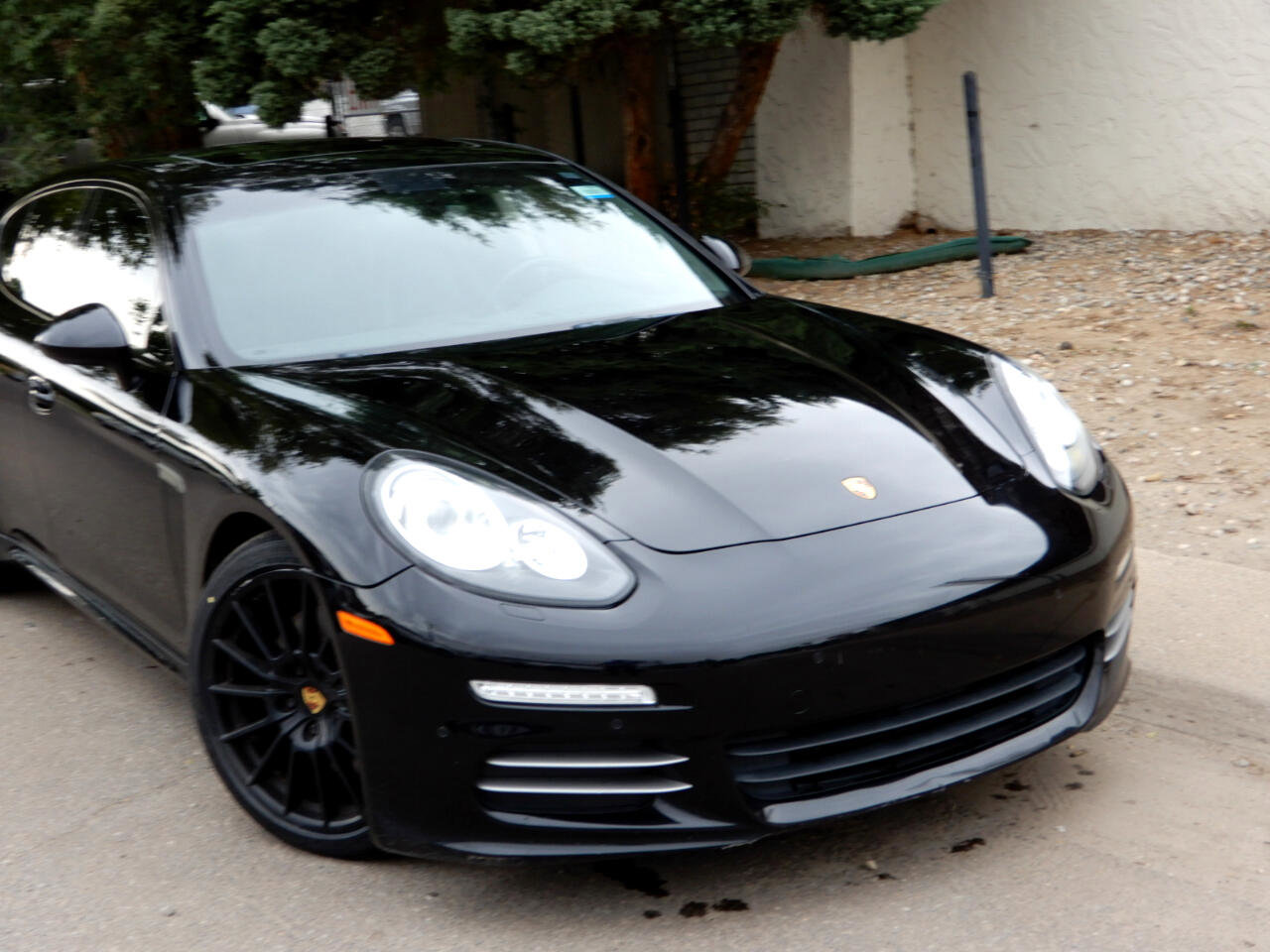 Used 2016 Porsche Panamera 4 image 2