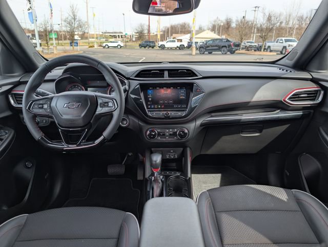 Used 2023 Chevrolet TrailBlazer RS w/ Sun and Liftgate Package image 11