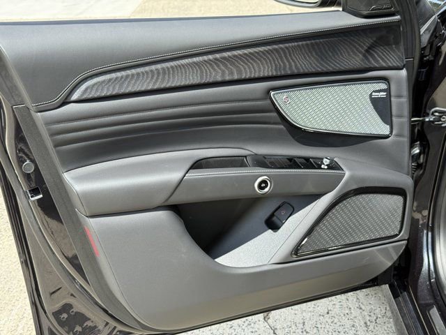 New 2025 Maserati Grecale GT image 11