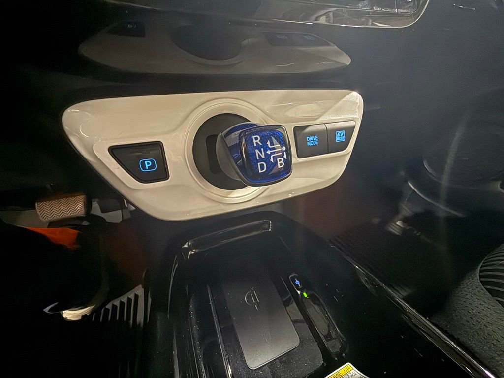 Used 2017 Toyota Prius Three w/ Advanced Technology Package image 16