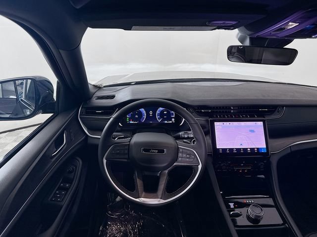 New 2025 Jeep Grand Cherokee Limited w/ Black Appearance Package image 22