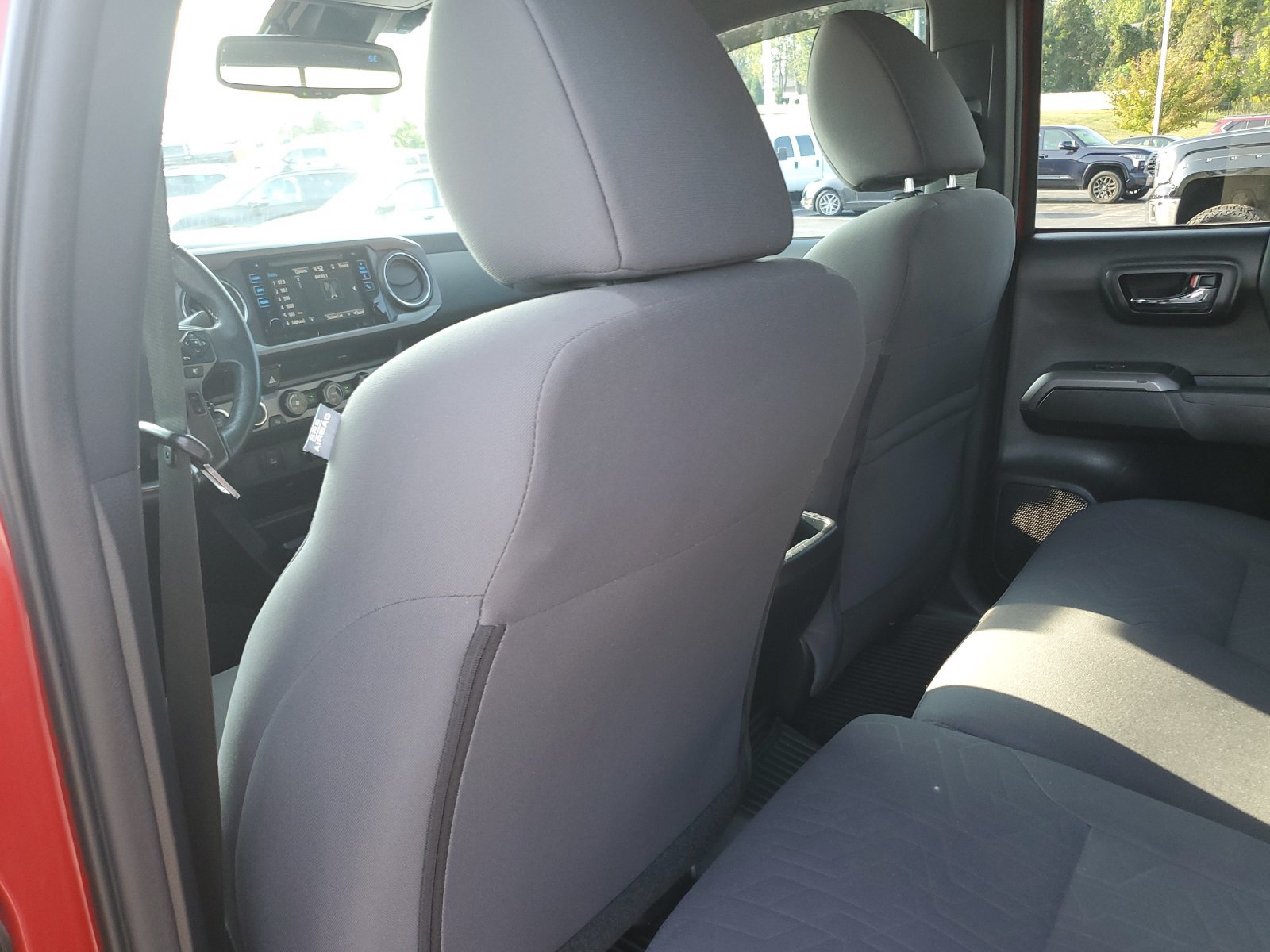 Certified 2018 Toyota Tacoma TRD Sport AWD/4WD image 13