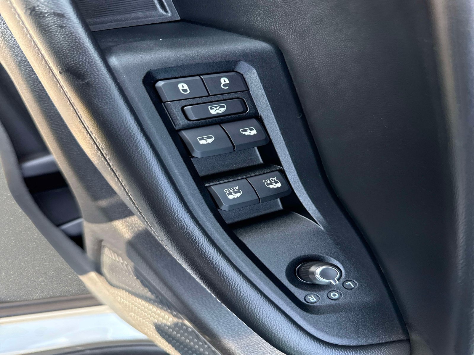 Certified 2023 Jeep Grand Cherokee L Laredo w/ Luxury Tech Group I AWD/4WD image 18