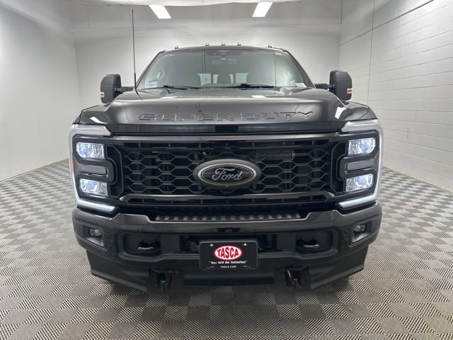 Used 2025 Ford F250 XLT w/ Black Appearance Package image 2