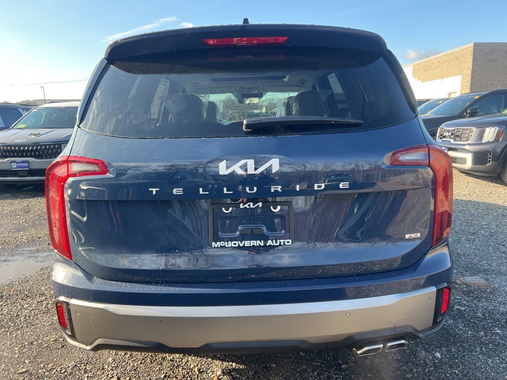 New 2025 Kia Telluride S image 3