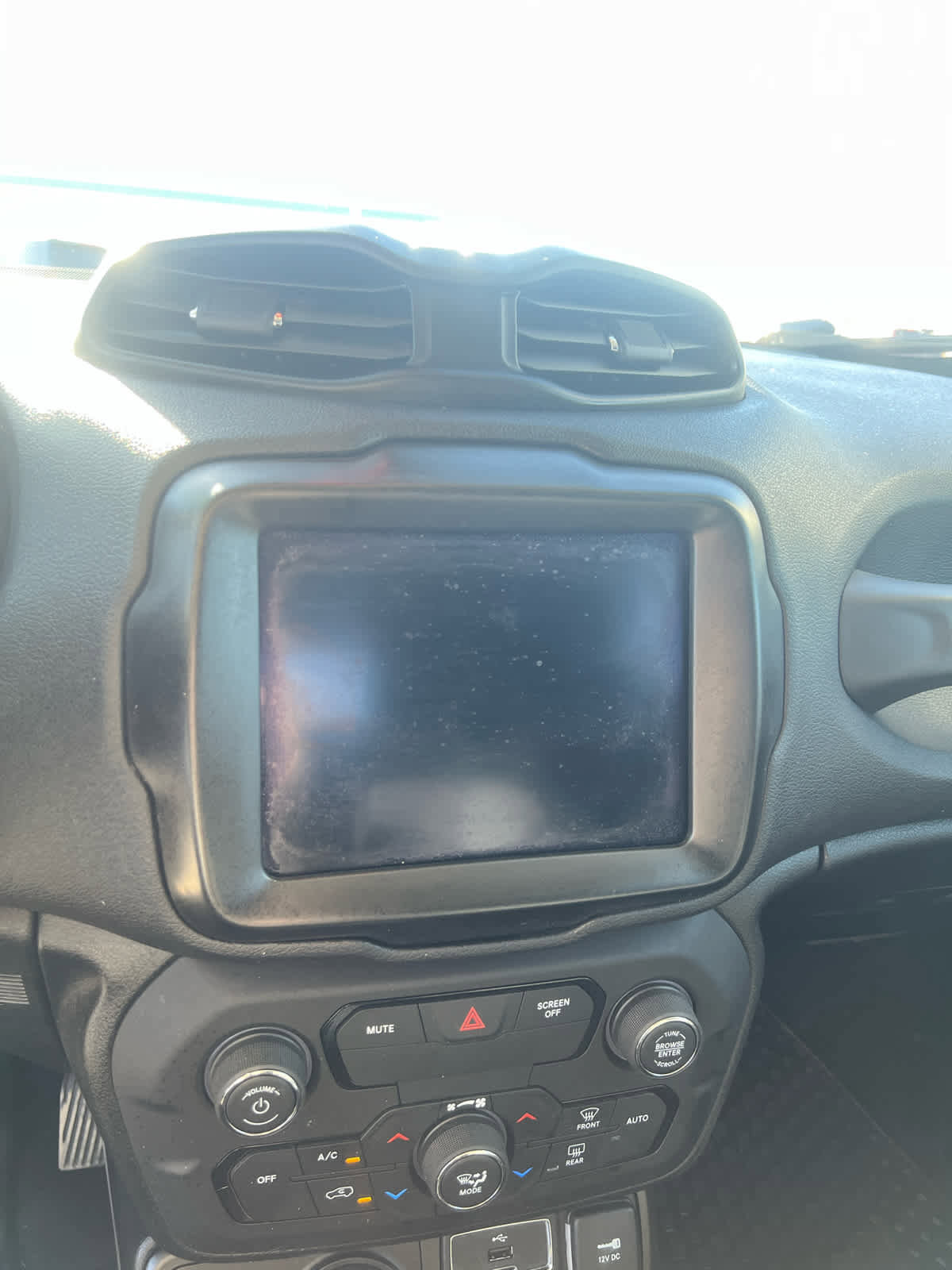 Used 2018 Jeep Renegade Trailhawk w/ UConnect 8.4 Nav Group image 20