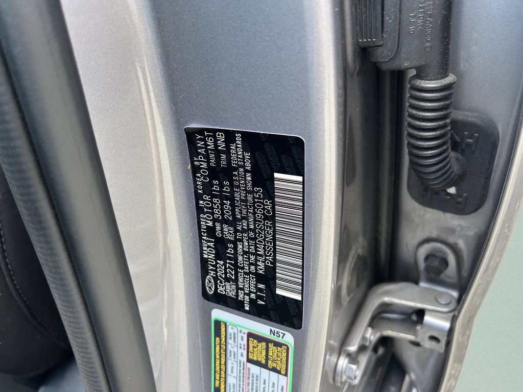 Certified 2025 Hyundai Elantra Sport FWD image 33
