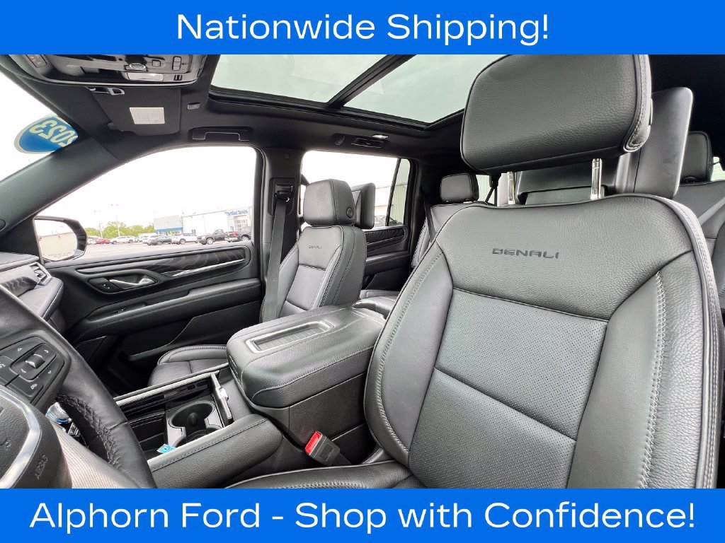 Used 2023 GMC Yukon XL Denali w/ Advanced Technology Package AWD/4WD image 29