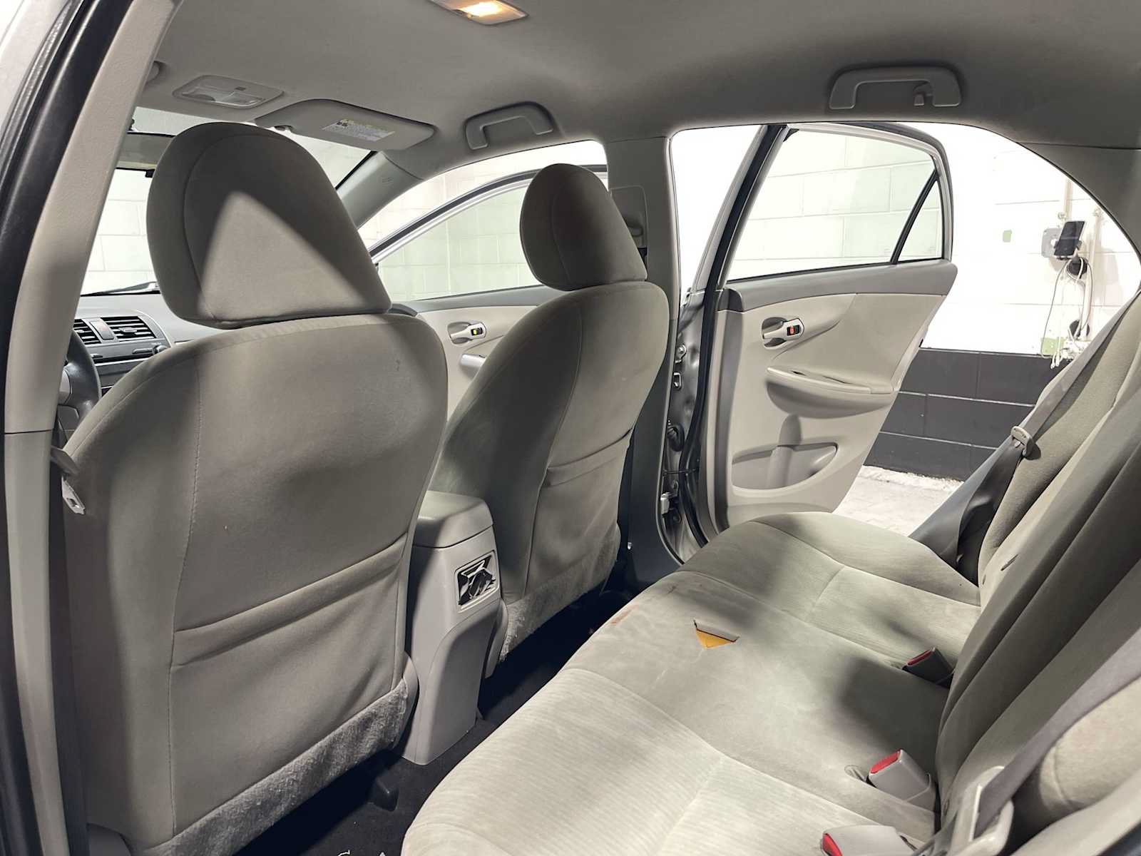 Used 2010 Toyota Corolla LE FWD image 12