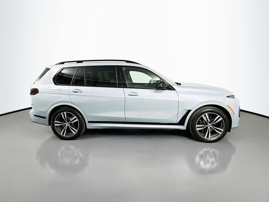 New 2026 BMW X7 M60i w/ Executive Package image 4