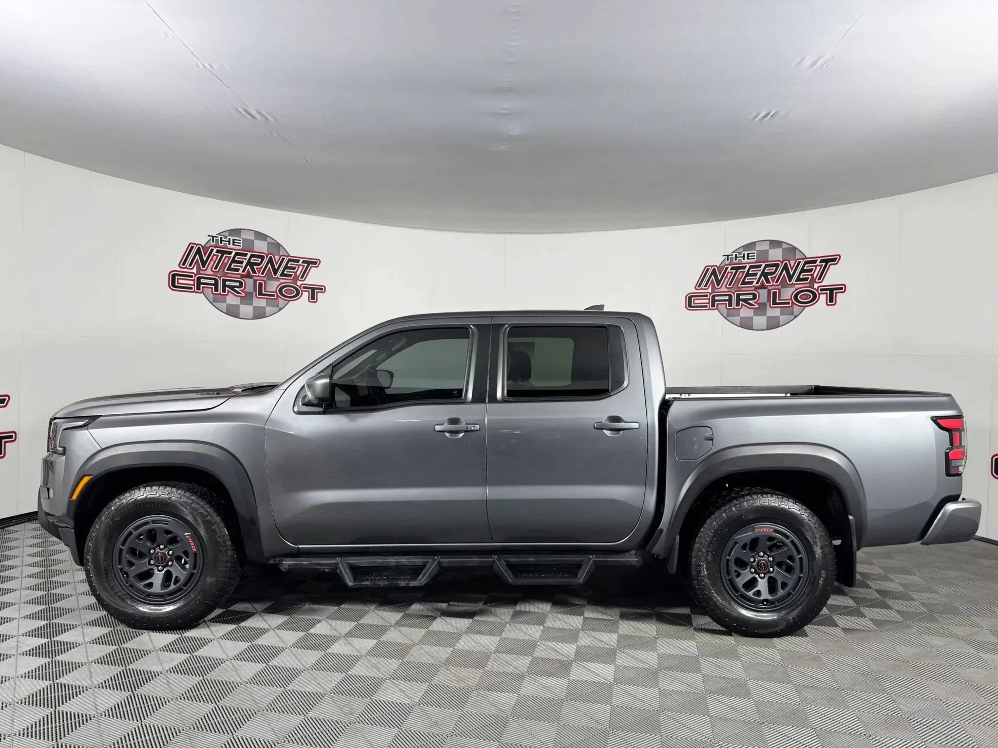 Used 2025 Nissan Frontier PRO-4X w/ Pro Convenience Package AWD/4WD image 4