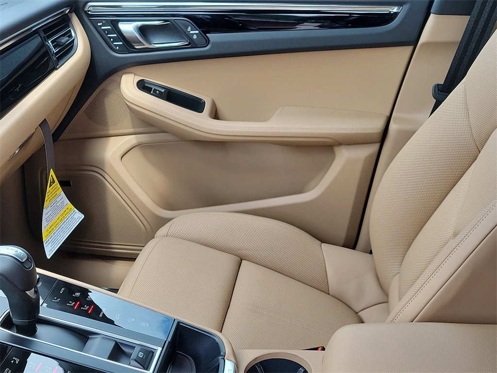 New 2026 Porsche Macan image 22