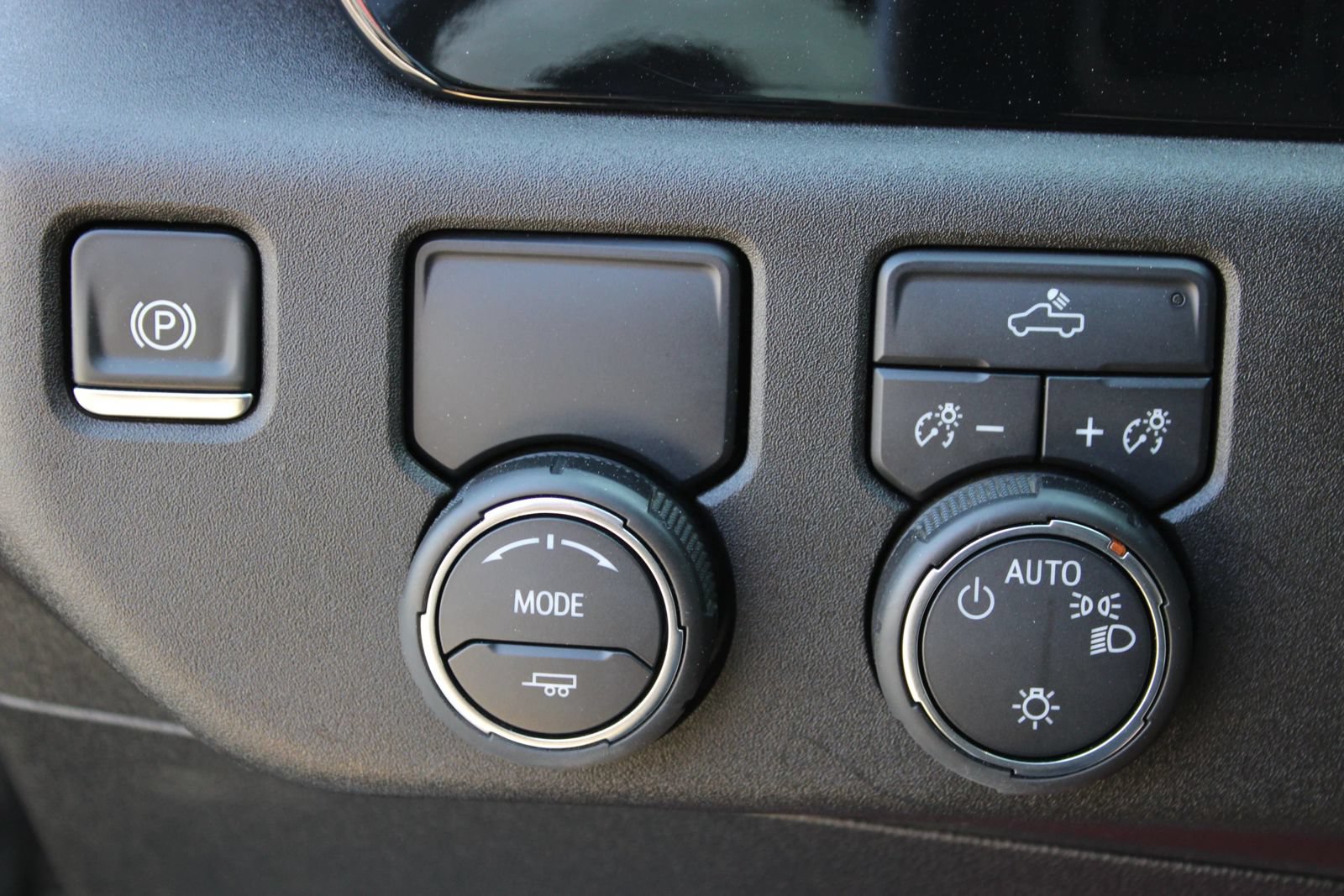 Used 2025 Chevrolet Silverado 1500 LT RWD image 21