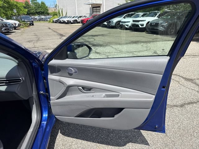 Used 2023 Hyundai Elantra SEL FWD image 29