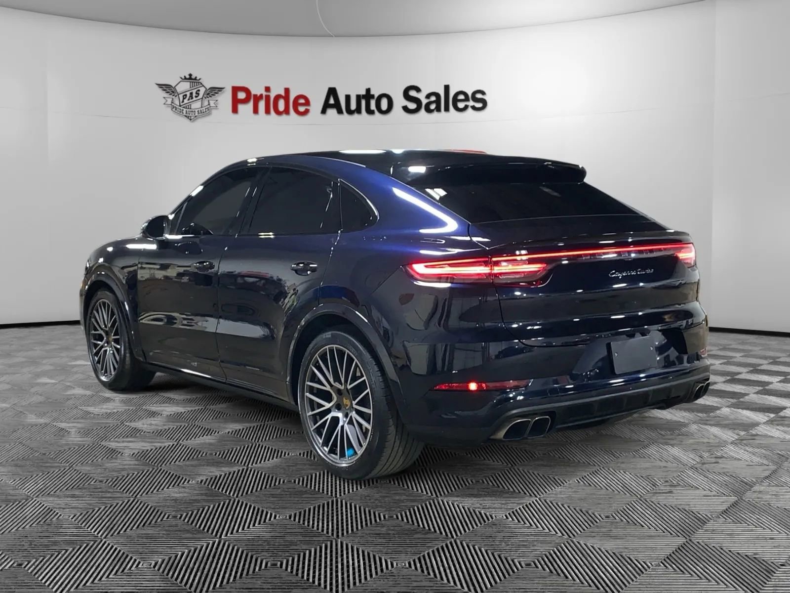 Used 2022 Porsche Cayenne Turbo w/ Assistance Package AWD/4WD image 6