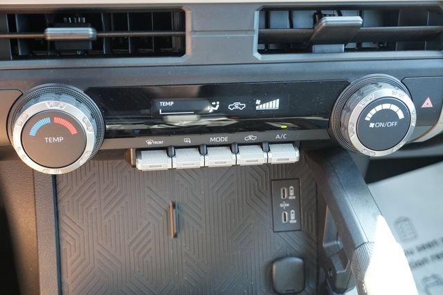 Used 2024 Toyota Tacoma SR5 AWD/4WD image 33