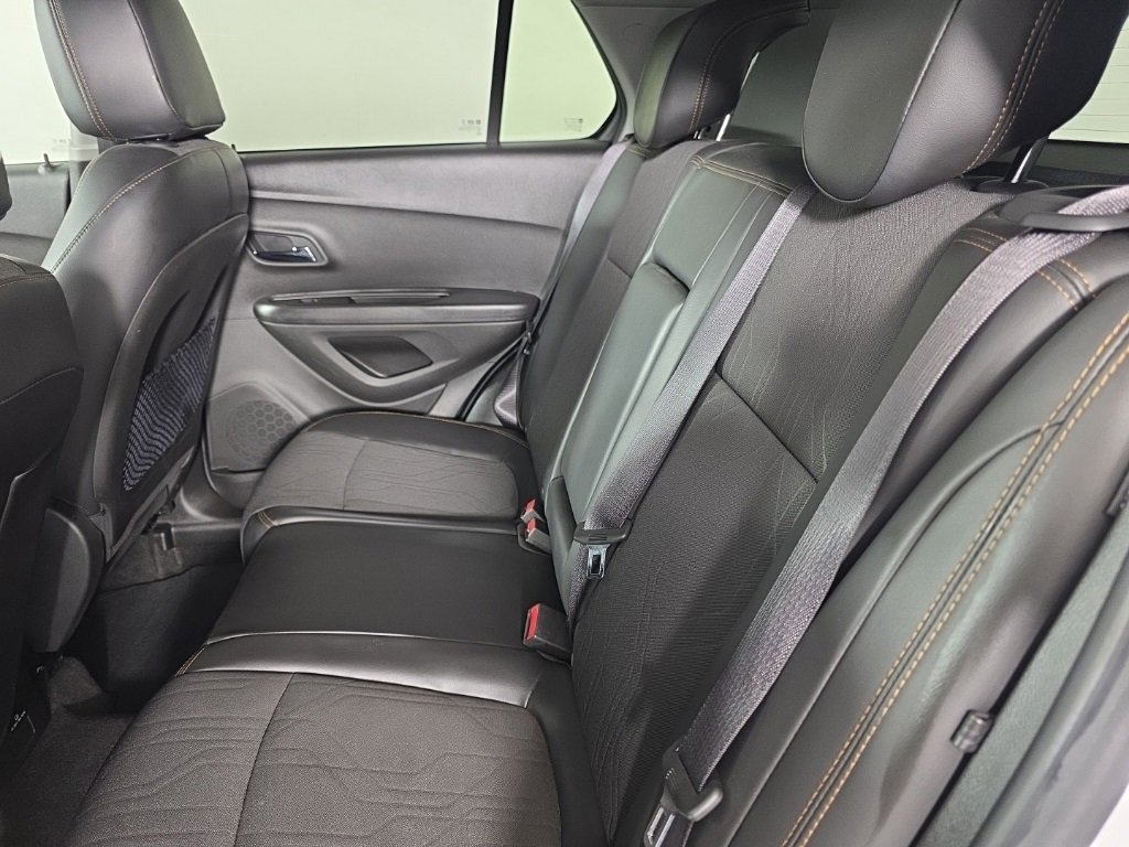 Used 2019 Chevrolet Trax LT w/ LT Convenience Package image 25