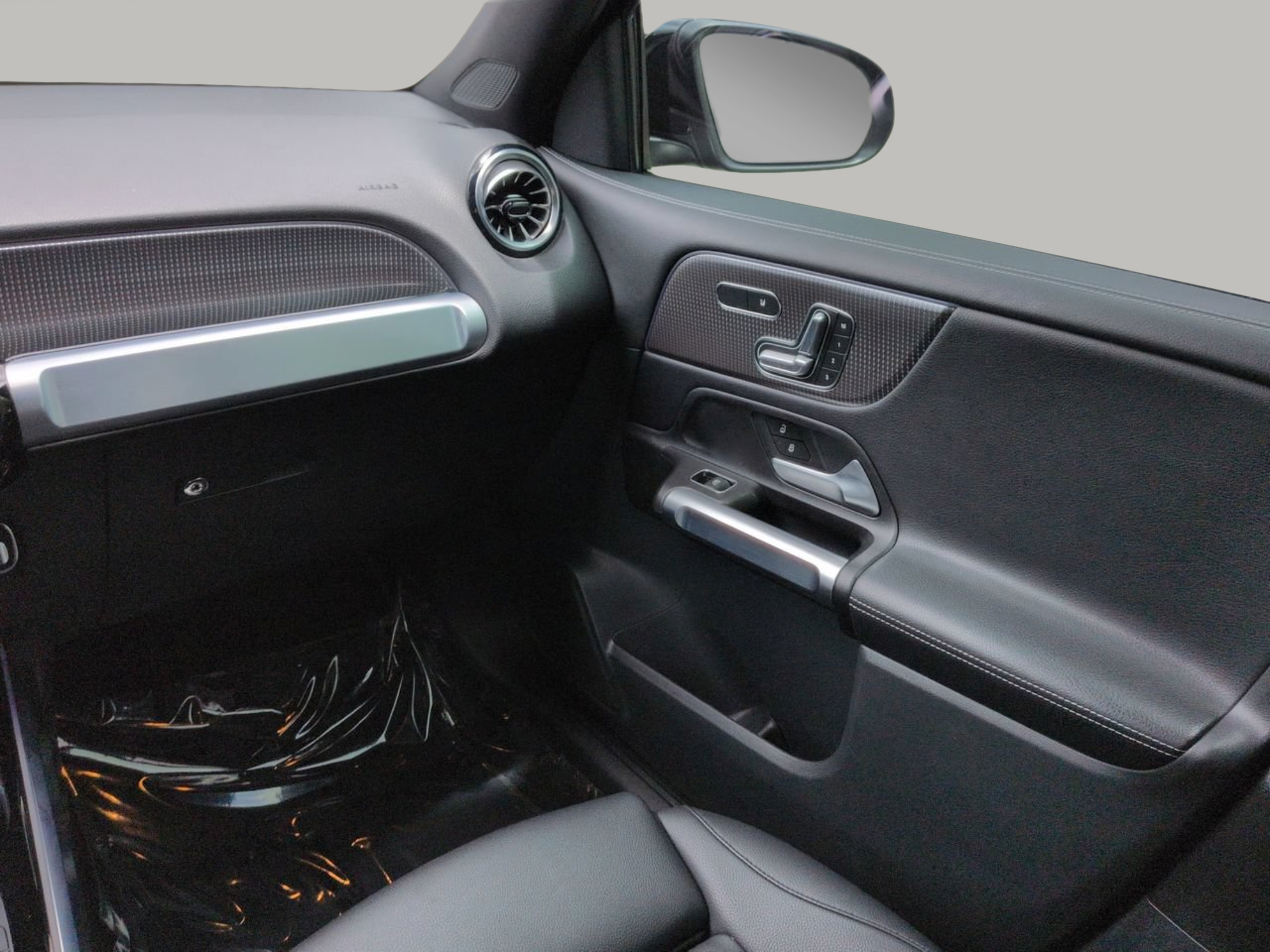 Used 2022 Mercedes-Benz GLB 250 4MATIC image 22