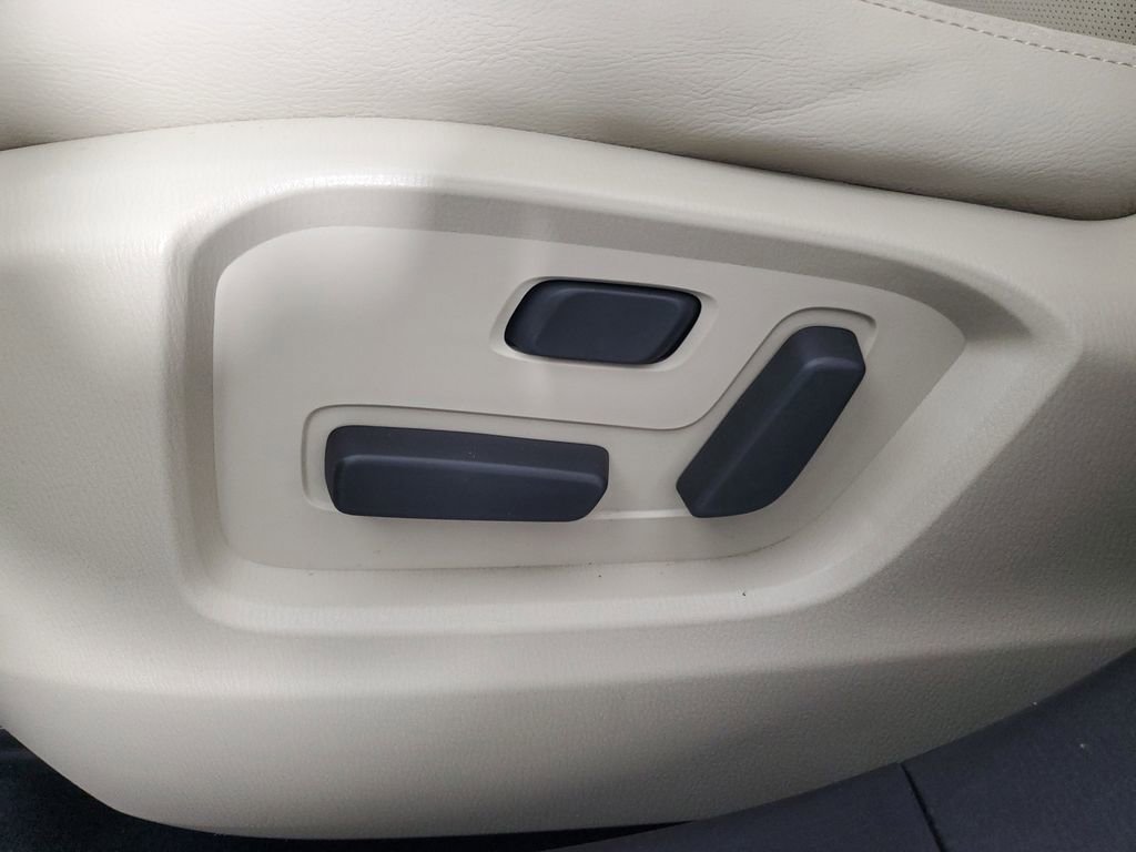 Used 2023 MAZDA CX-9 Touring image 32