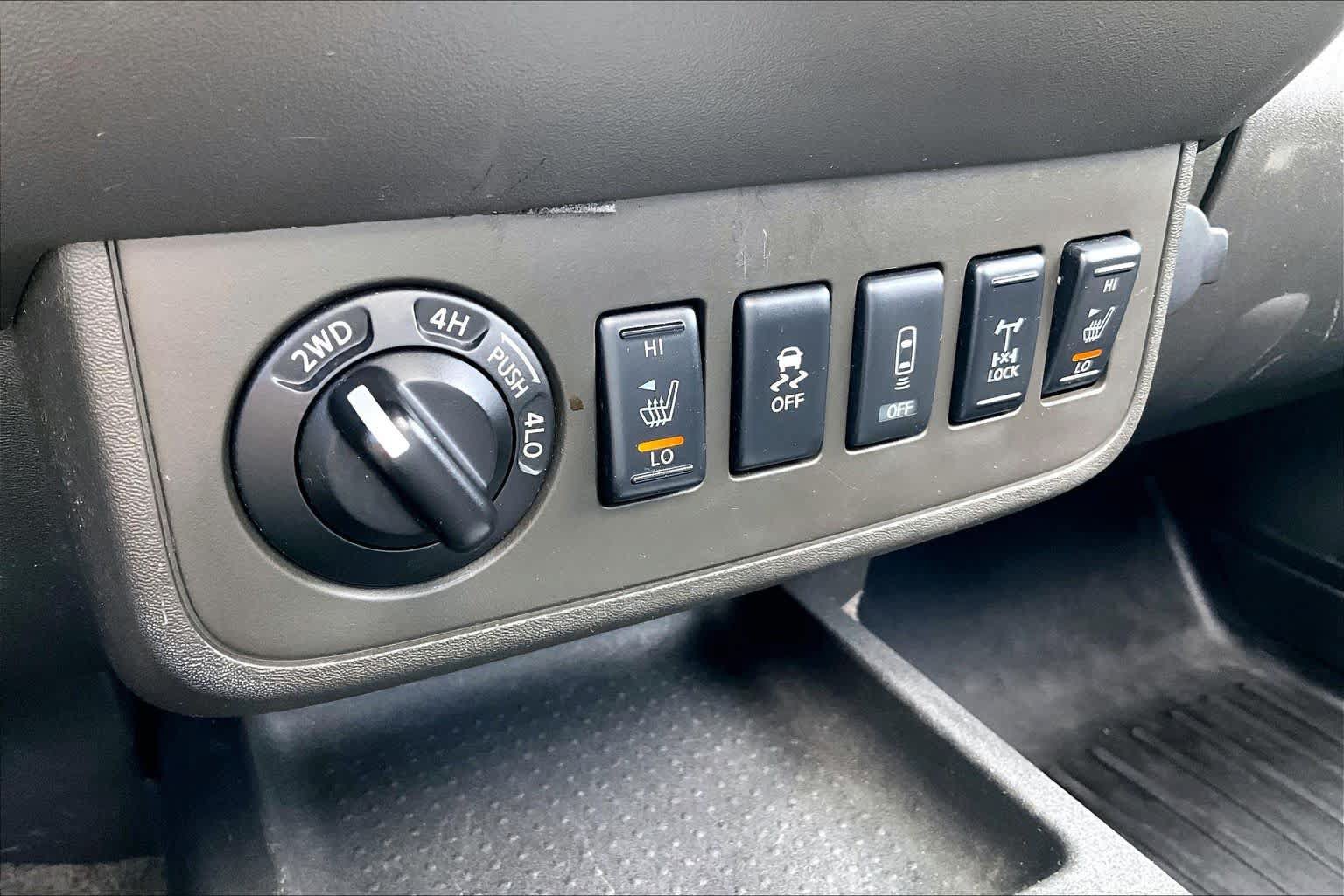 Used 2016 Nissan Frontier PRO-4X w/ Pro-4x Luxury Package AWD/4WD image 36