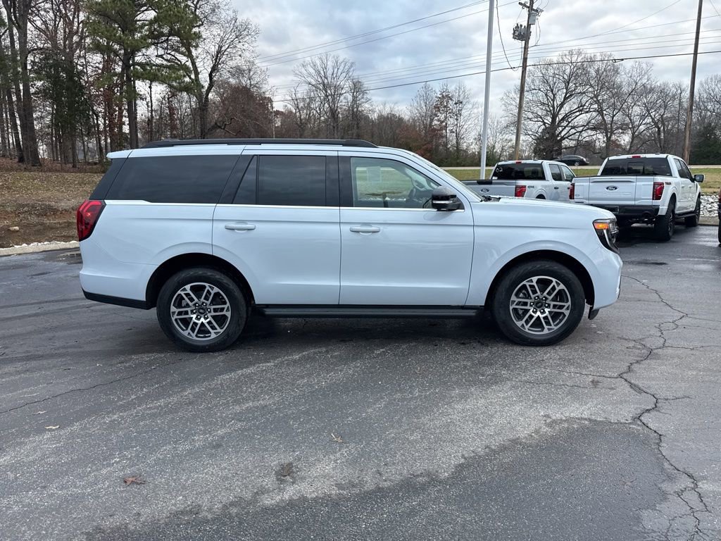 New 2025 Ford Expedition Active image 9