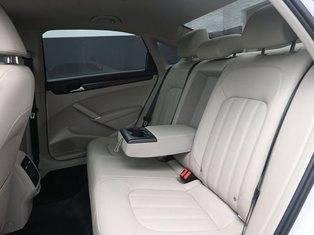 Used 2020 Volkswagen Passat 2.0T SEL image 11