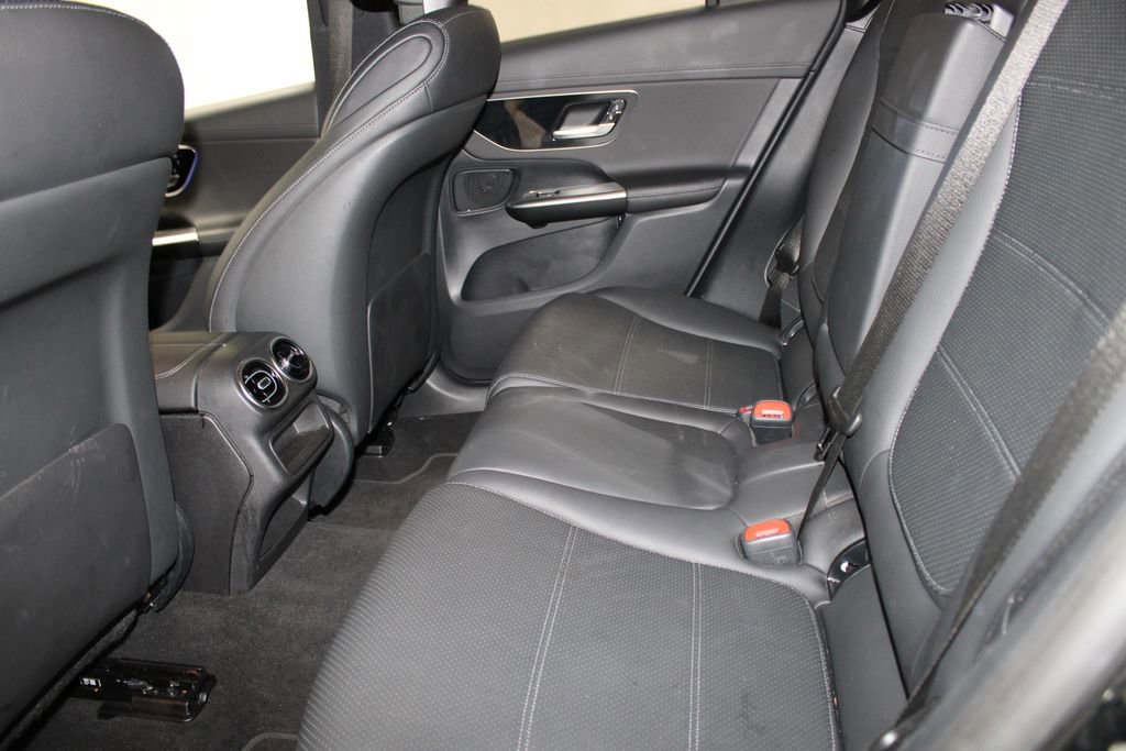 Used 2024 Mercedes-Benz GLC 300 4MATIC image 18