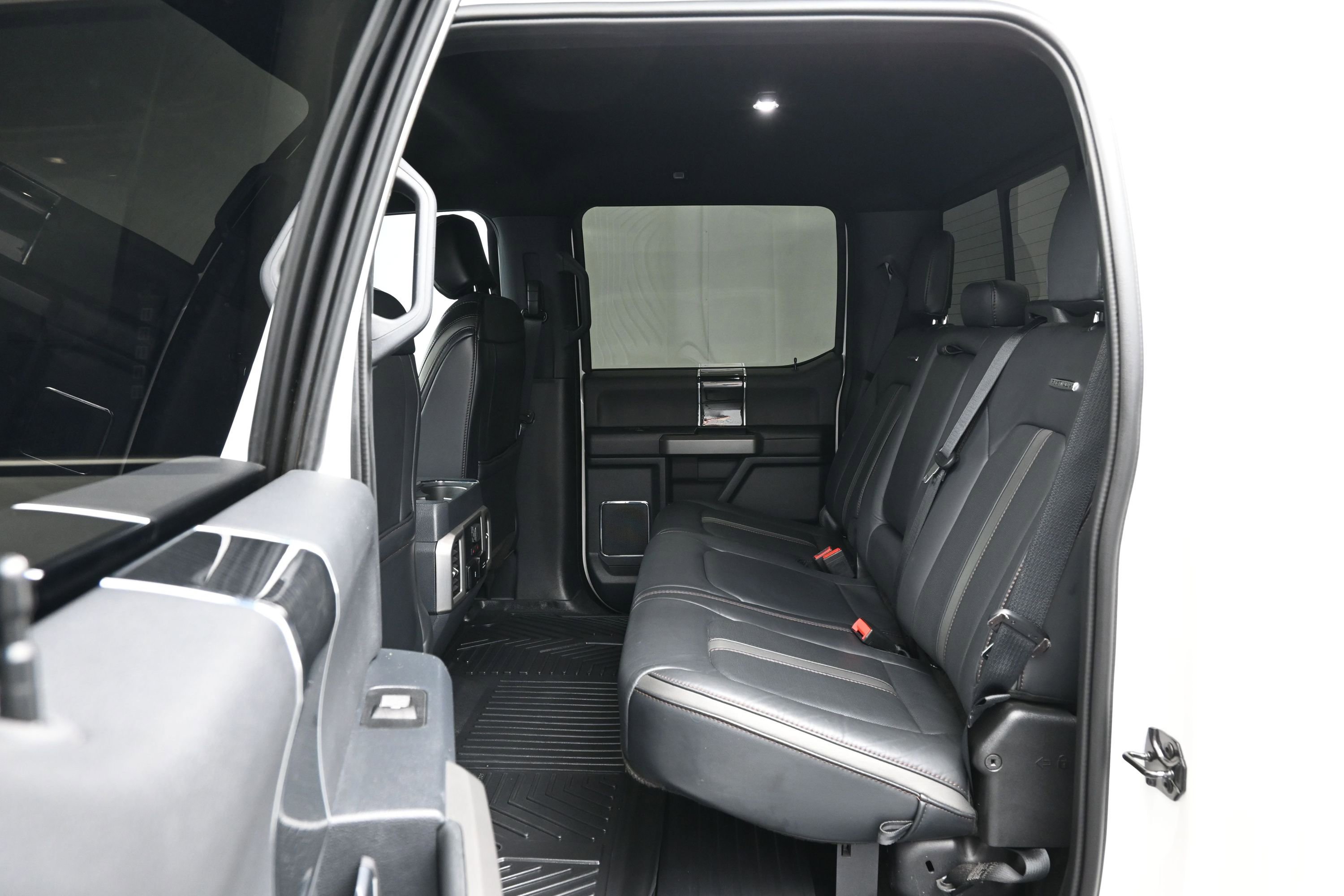 Used 2022 Ford F350 Platinum w/ FX4 Off-Road Package AWD/4WD image 11