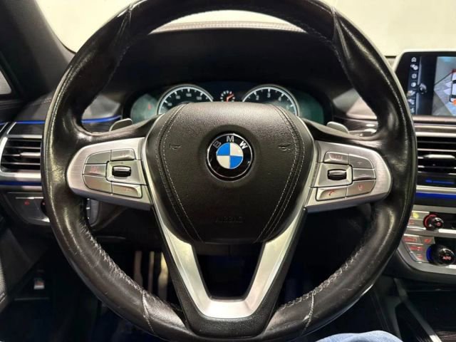 Used 2017 BMW 750i xDrive AWD/4WD image 15